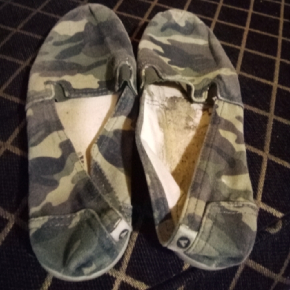 Shoes size 7 1/2